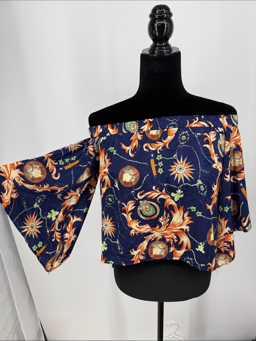 Rumor Boutique Vibrant celestial flowy crop high low off shoulder top size 8